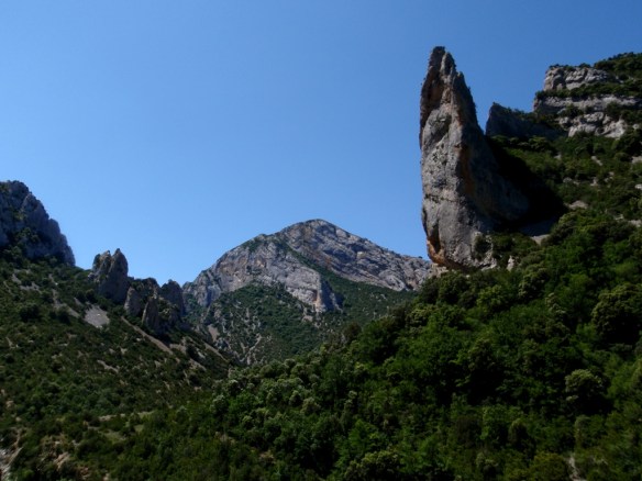 El Proyectil y, al fondo, el Borón