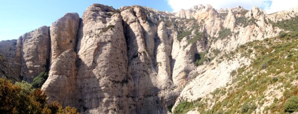 Los Paredones que se caen al Barranco de San Martín