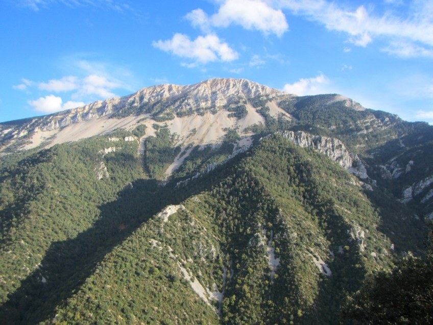 Las vistas al Tozal de Guara desde la cima de San Andrés