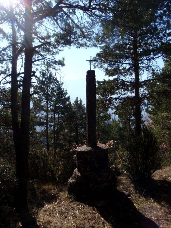 En el bonito camino que sube a la Peña del Santo