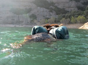 Cruzando el Embalse de Vadiello