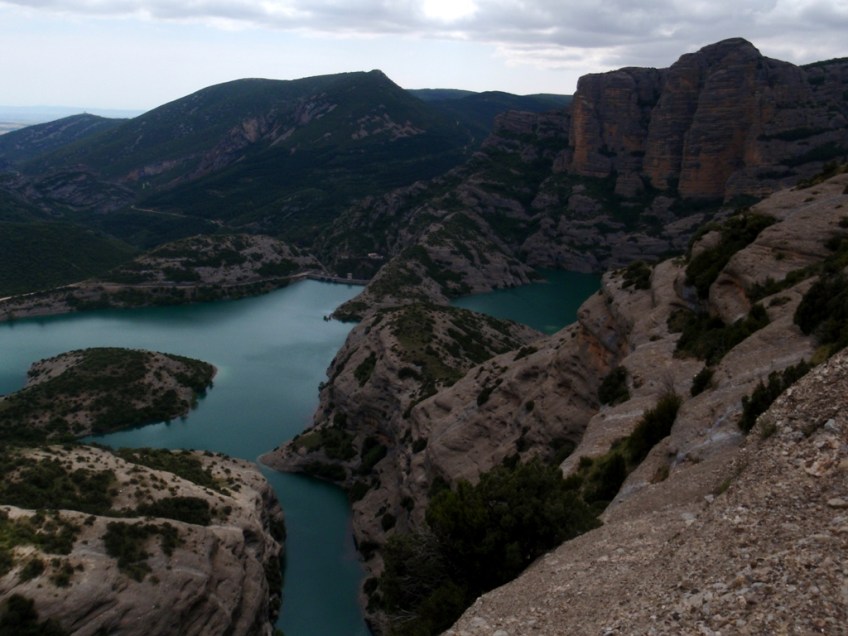 Las vistas desde el Paso de Natersa hacia la presa de Vadiello